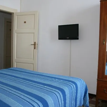 Astoria Hotel 2*