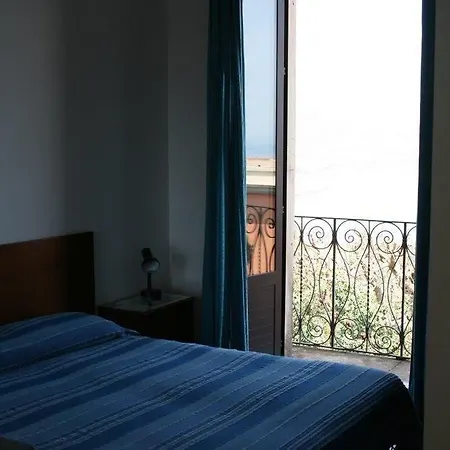Astoria 2*