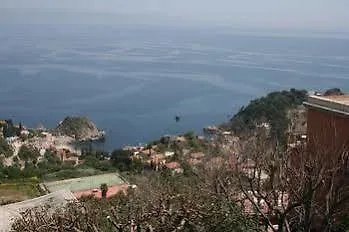Astoria فندق تاورمينا