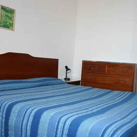 Astoria Hotel 2*