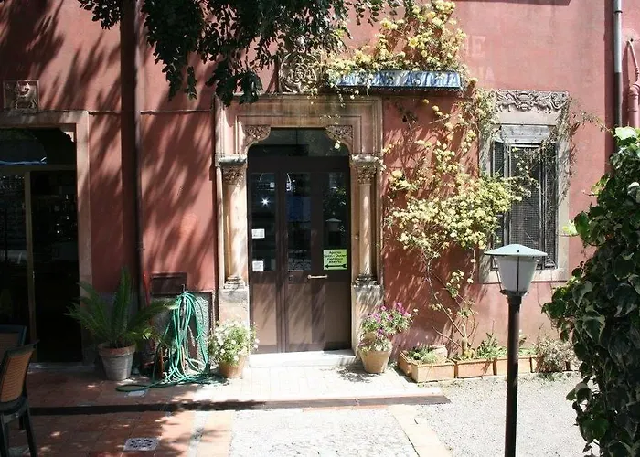 Astoria 2*